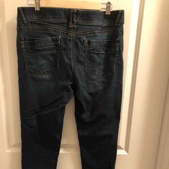 Democracy Jeans - Picture 2 of 5